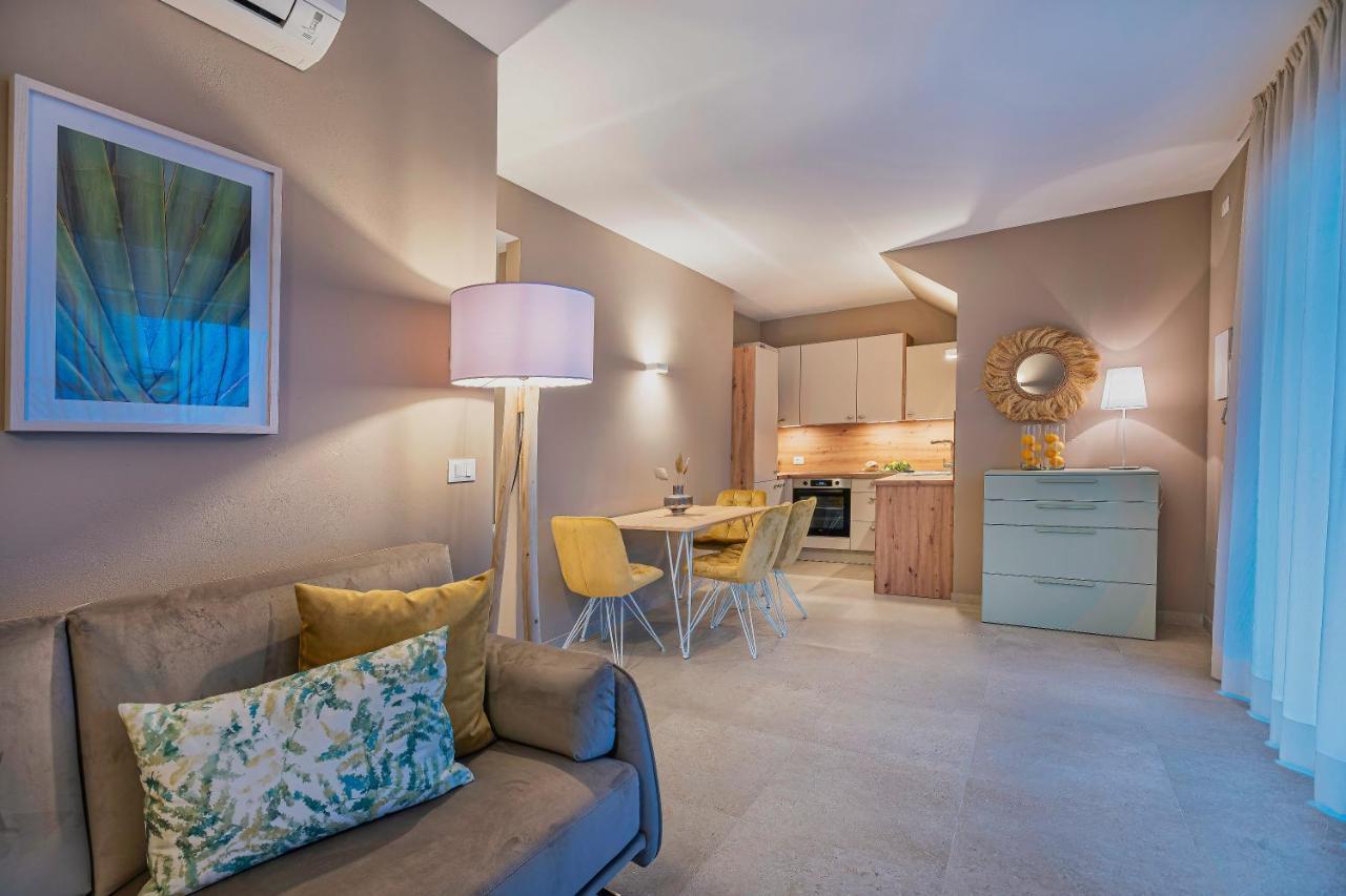 Indigo Eco Apartments Bardolino Bagian luar foto